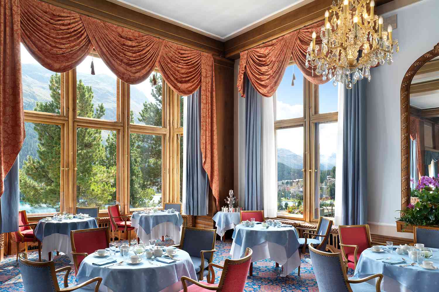 Dining room at Badruttâs Palace Hotel