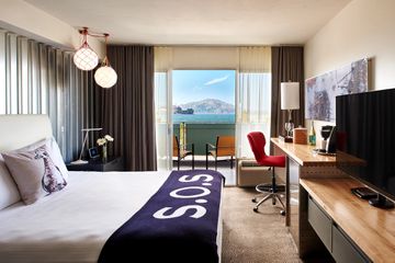 Guest room in hotel zephyr