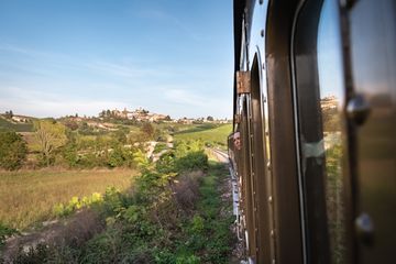A train passing through the Italian countryside