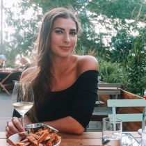 Editor Sophie Mendel at a restaurant